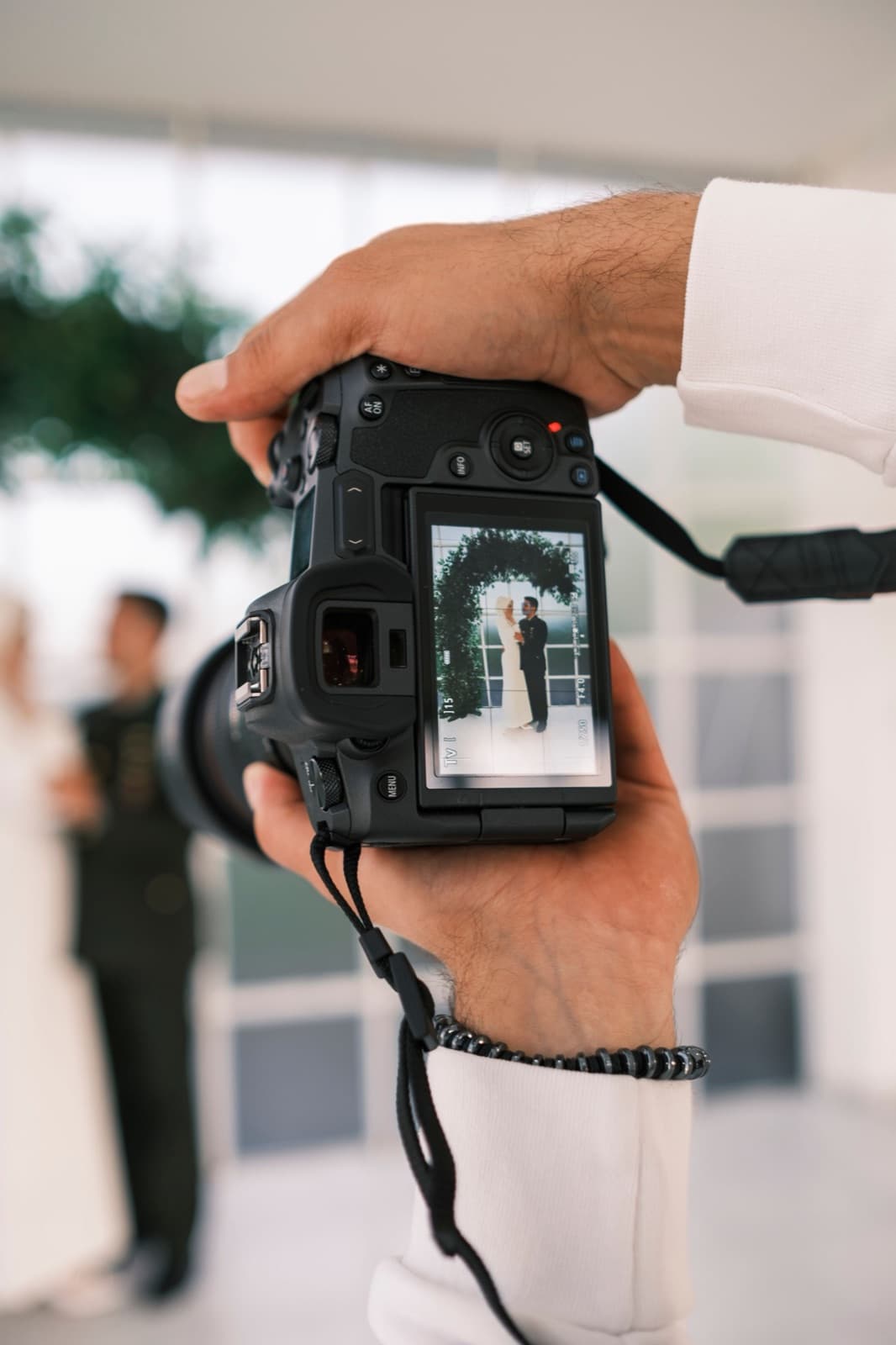 Choosing a wedding photographer, and reading the packages properly