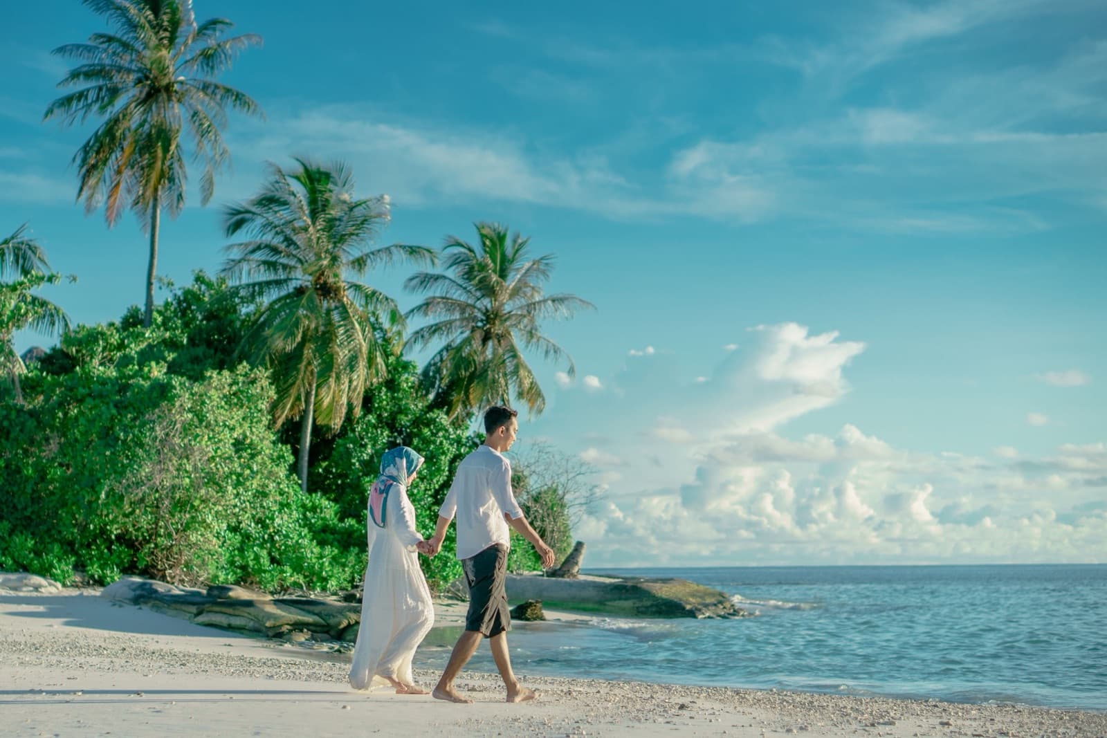 Planning a honeymoon that does not undo the budget