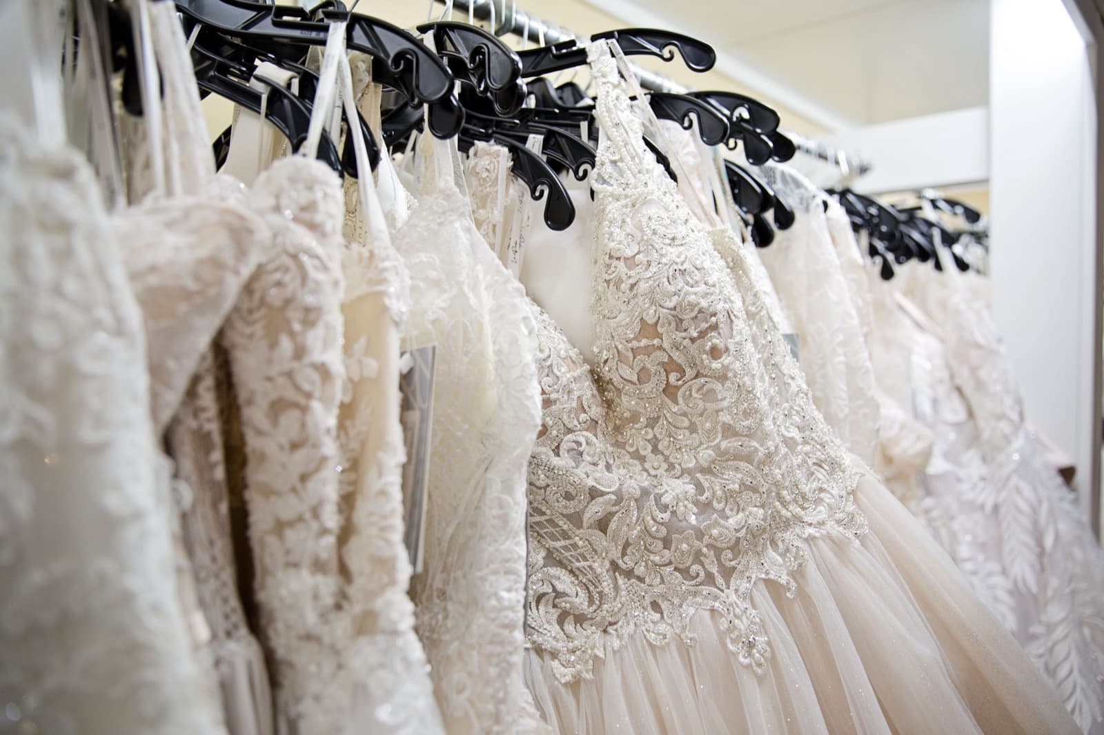 Wedding dress shopping: the timeline nobody warns you about